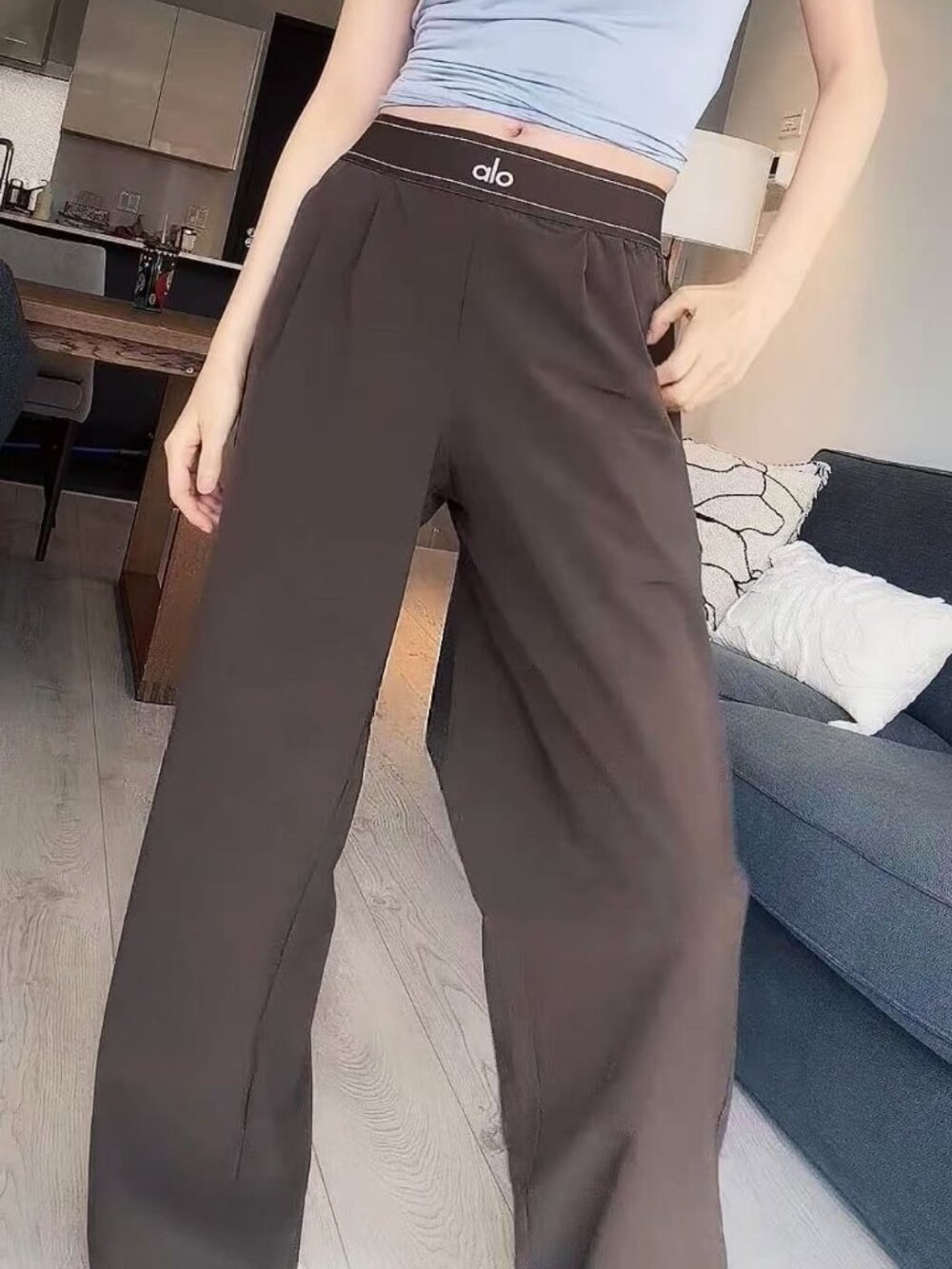 NWT 🤎🥳 ALO Yoga Women's Classic Espresso Relaxed Straight Leg Pants  | Regular